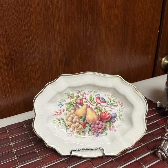 Vintage Avon Plate Decorated with 22K Gold trim and nature fruits - Picture 10 of 10